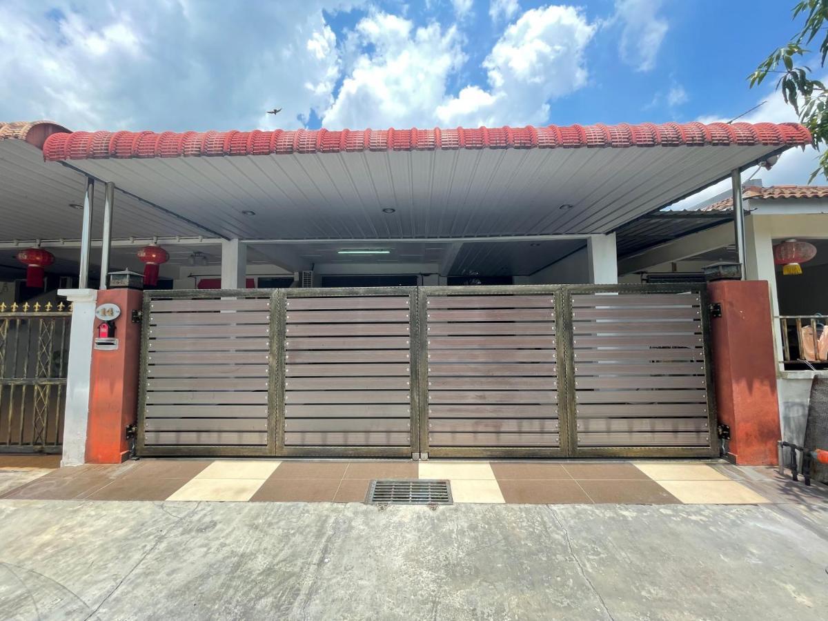 Cozy Murni 14Th Entire 3 Bedroom House At Alma Bkt Mertajam 메르타잠 외부 사진